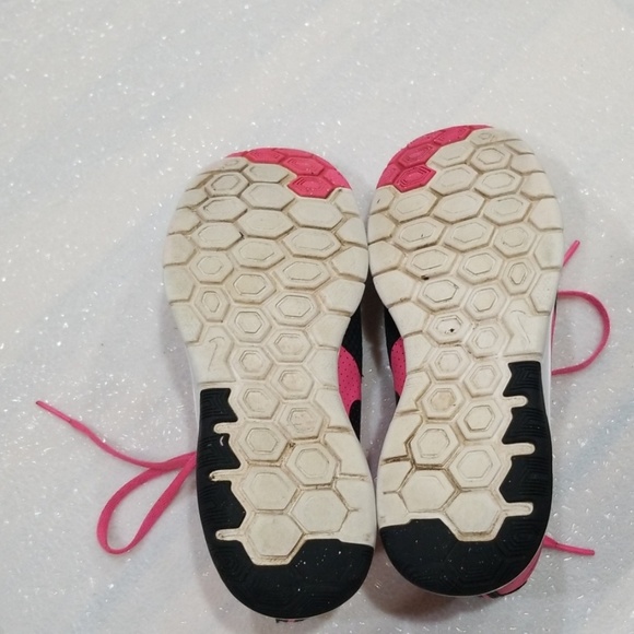 big girls nike sneakers